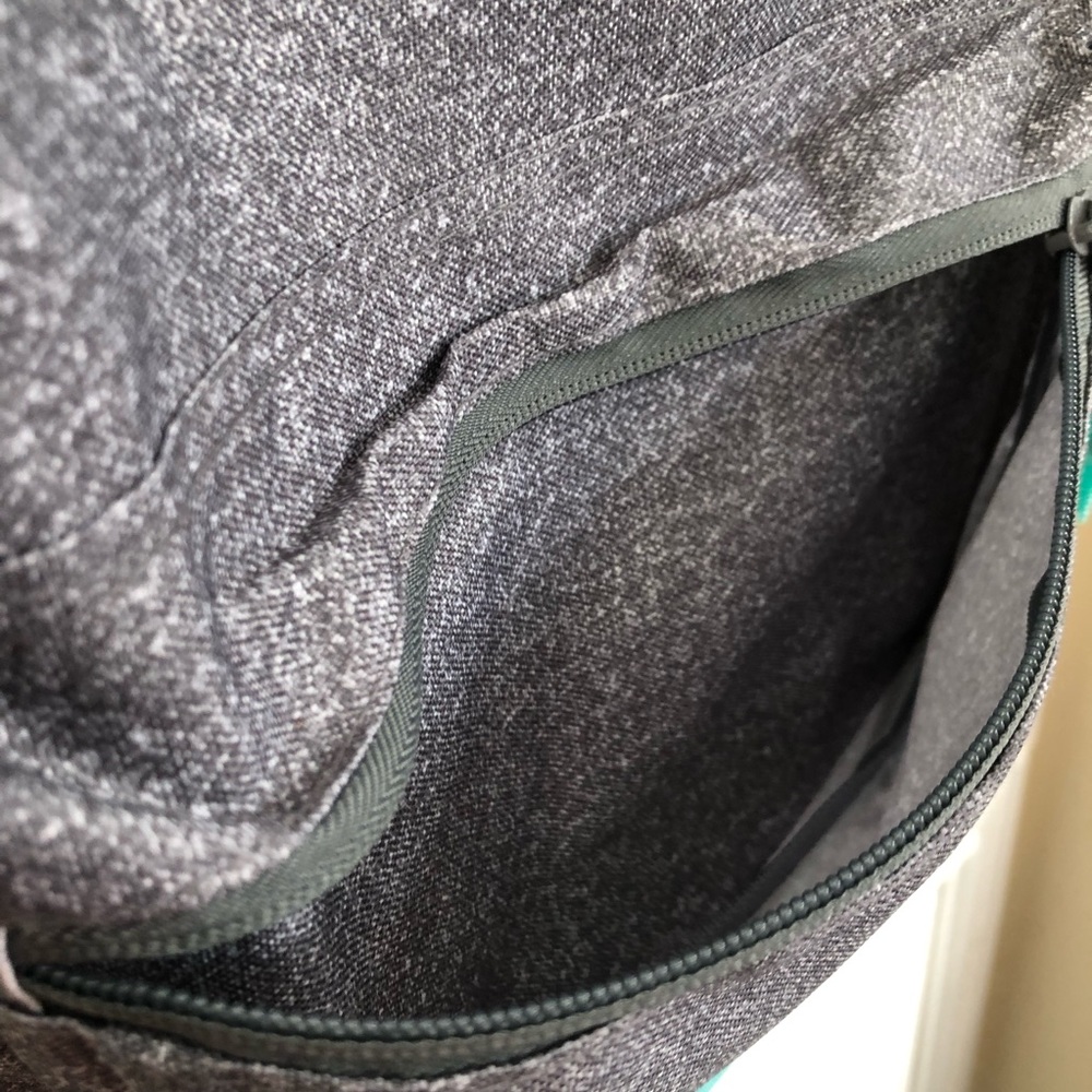 NWT Roots Student Backpack - grey / mint - Picture 5 of 13